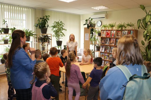 "Zaļais rīts" bibliotēkā